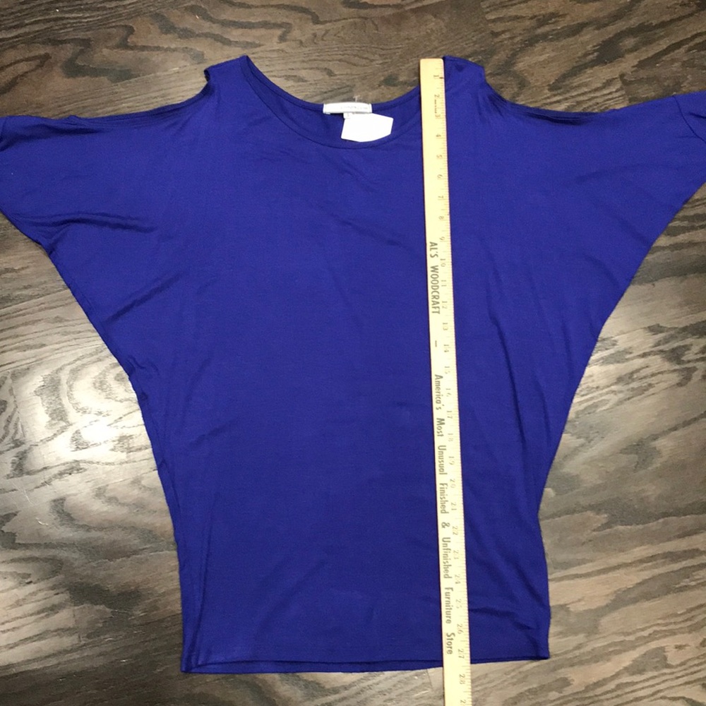 NWT Emma’s Closet royal blue cold shoulder blouse - Picture 3 of 4